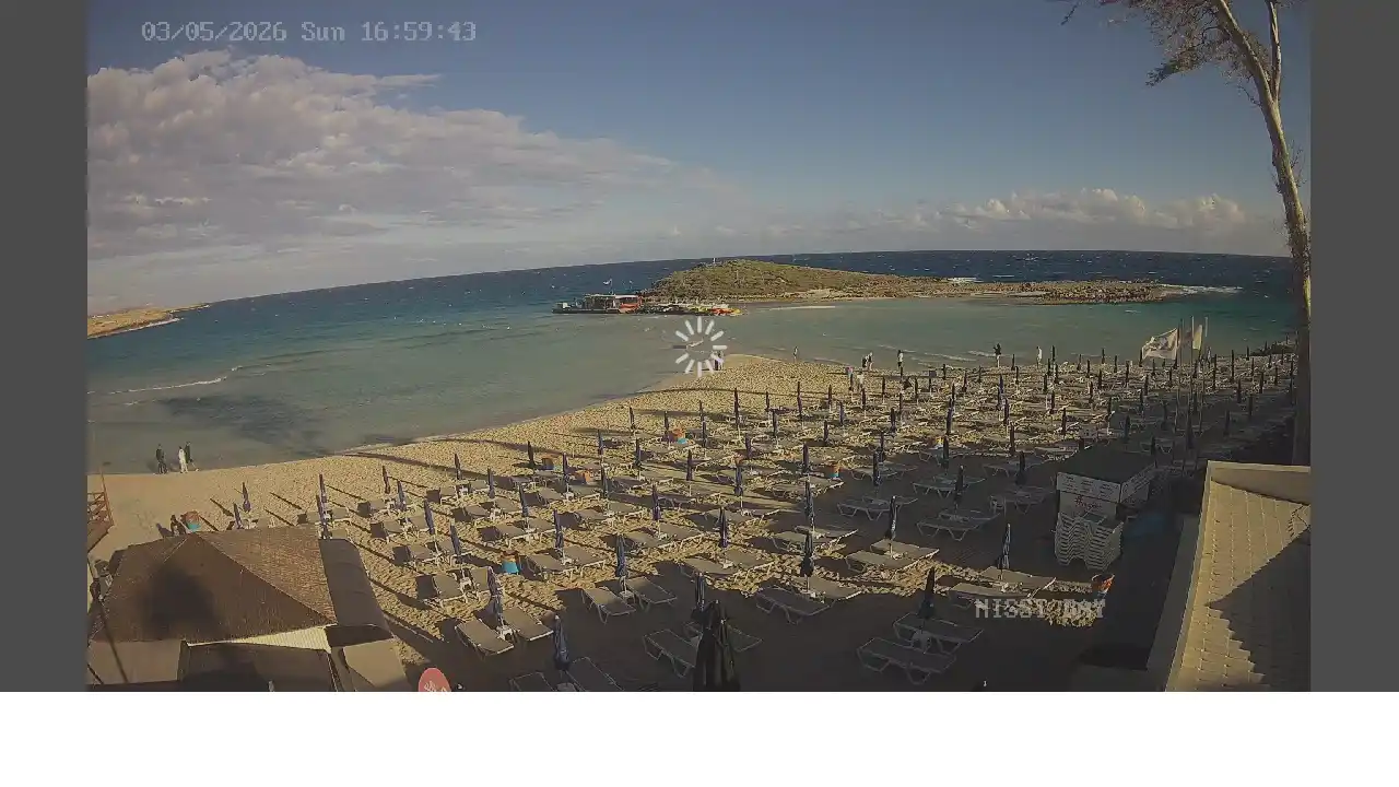 Webcam snapshot from :city — May 3, 2026 15:00
