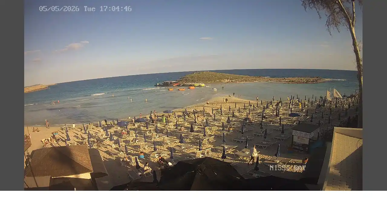 Webcam snapshot from :city — May 5, 2026 15:00