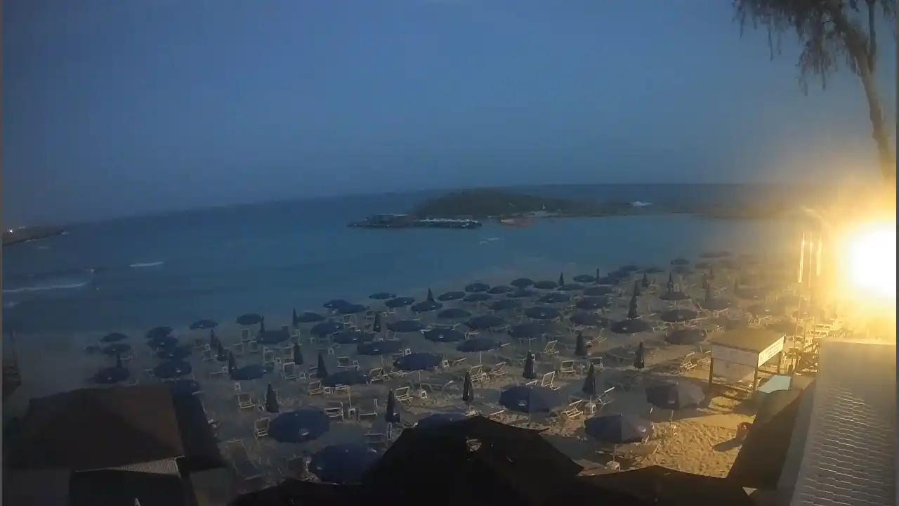Webcam snapshot from :city — May 13, 2026 17:00