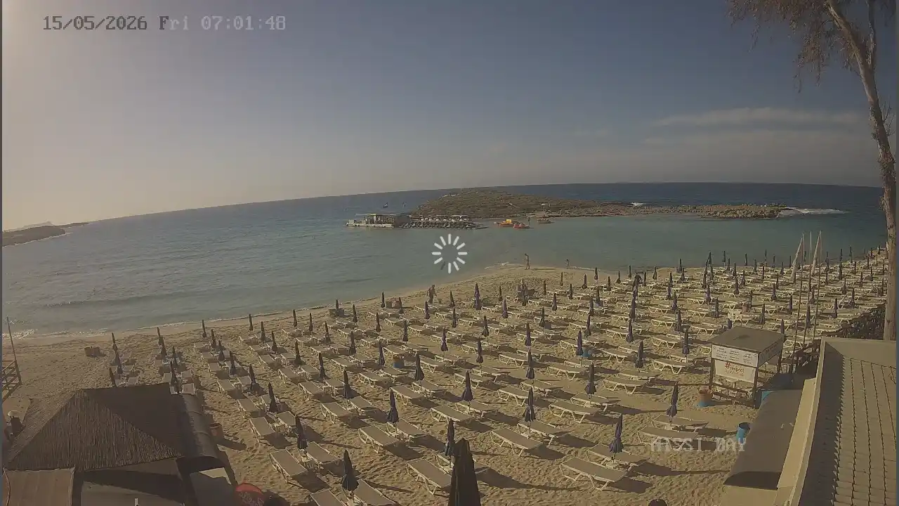 Webcam snapshot from :city — May 15, 2026 05:00