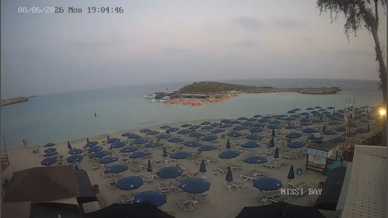 Webcam snapshot from :city — June 8, 2026 17:00