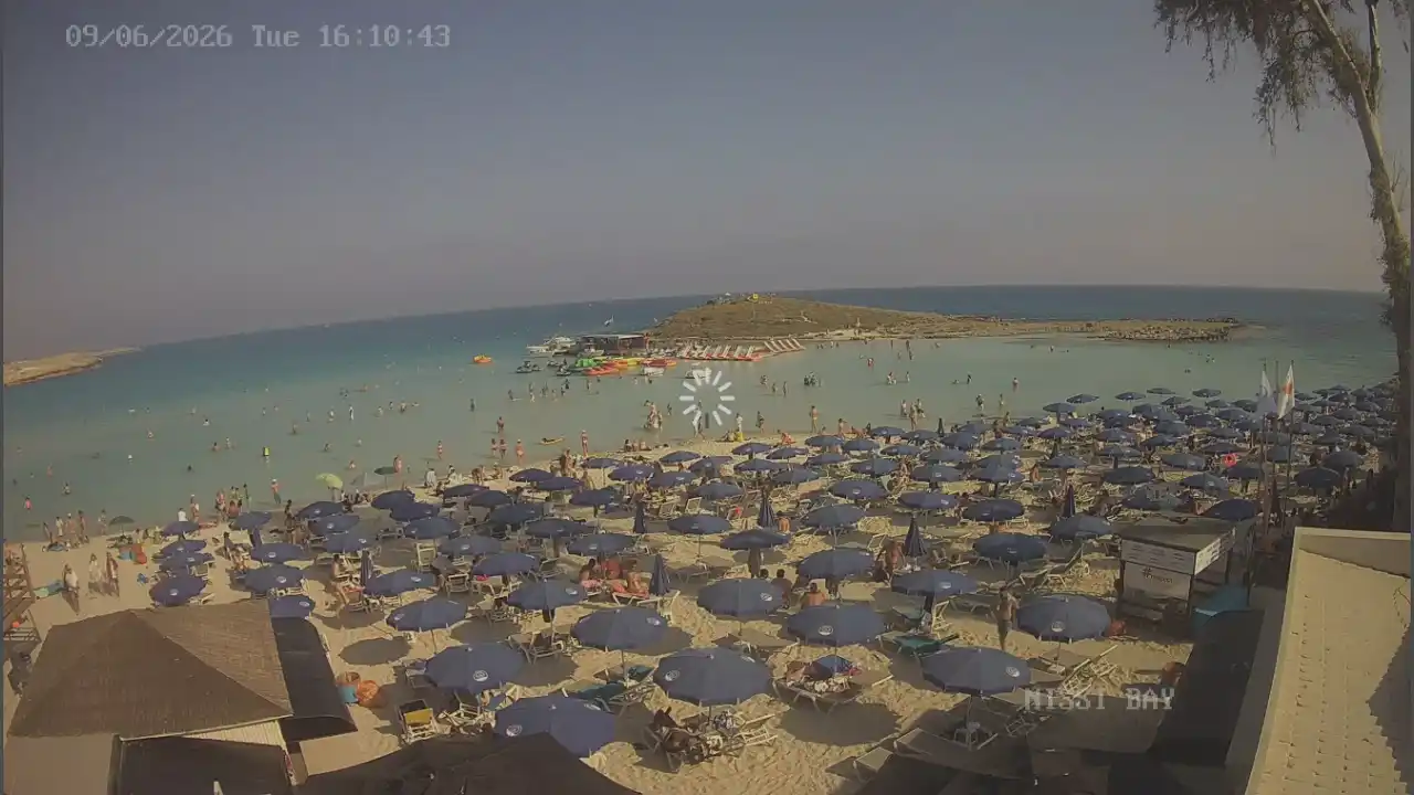 Webcam snapshot from :city — June 9, 2026 15:00