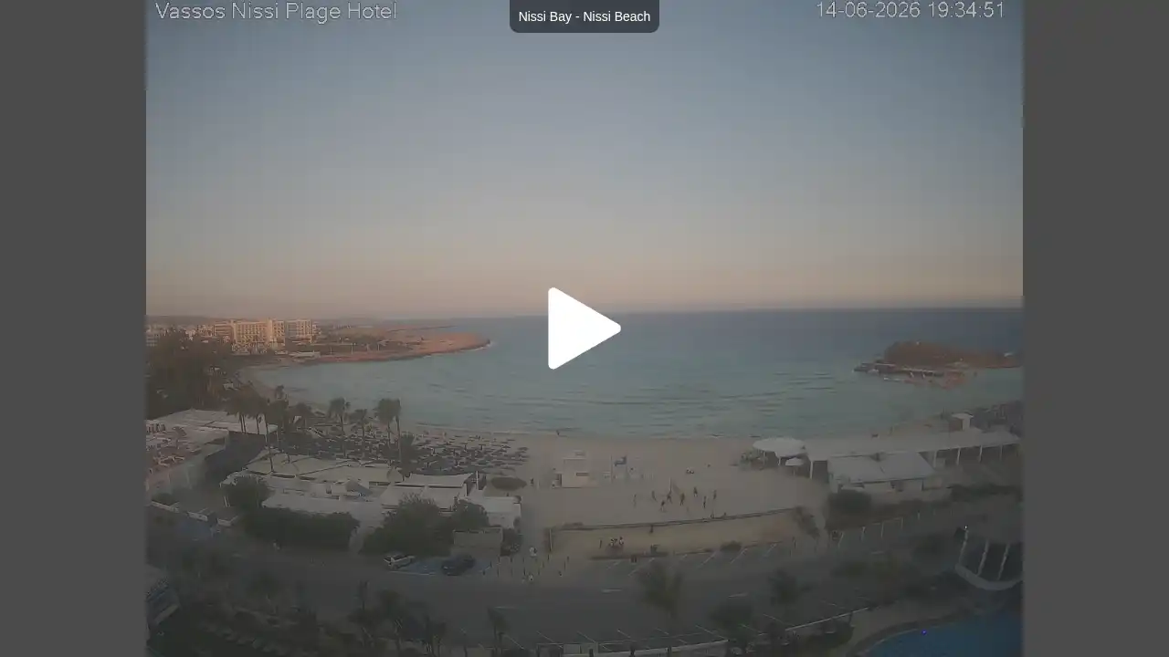 Webcam snapshot from :city — June 14, 2026 17:00
