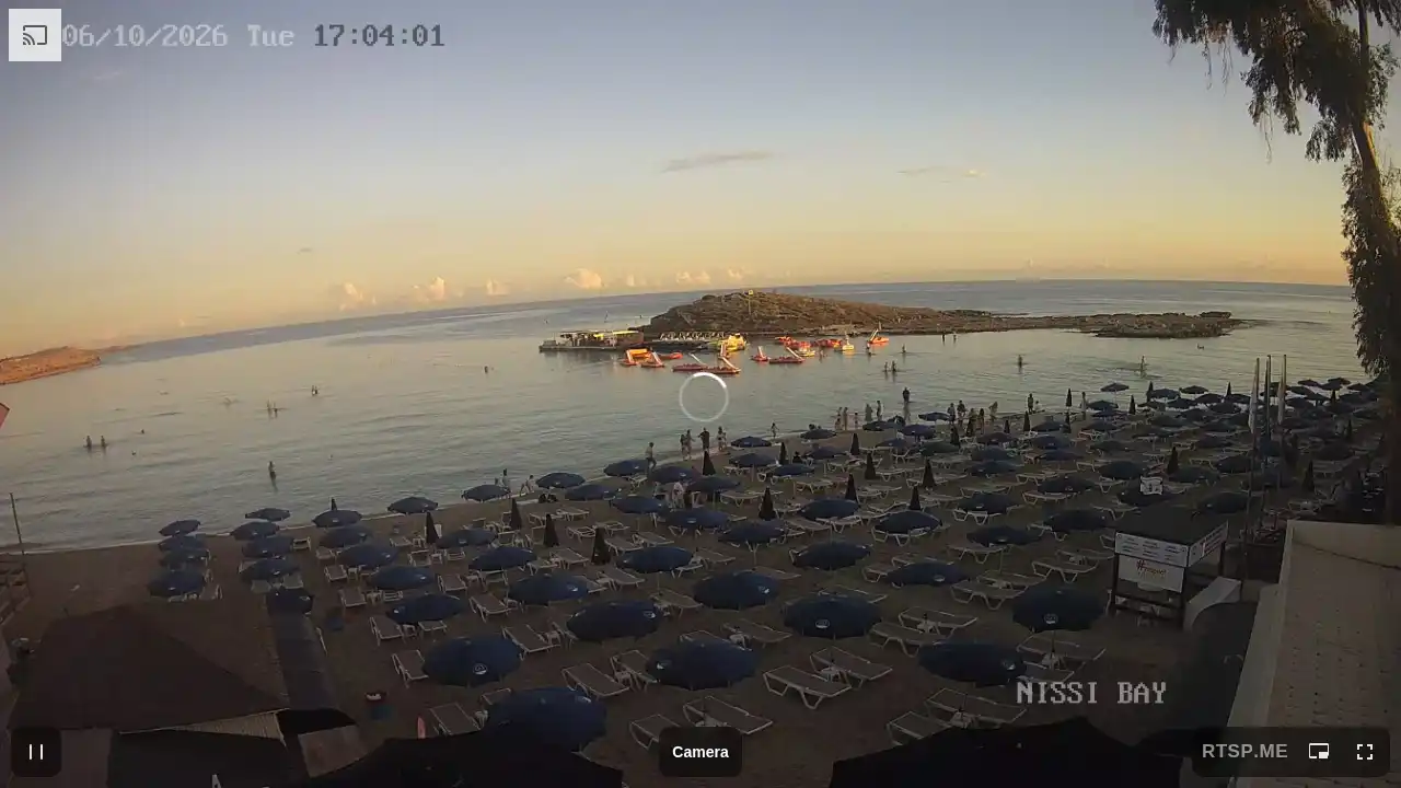 Webcam snapshot from :city — October 6, 2026 15:00