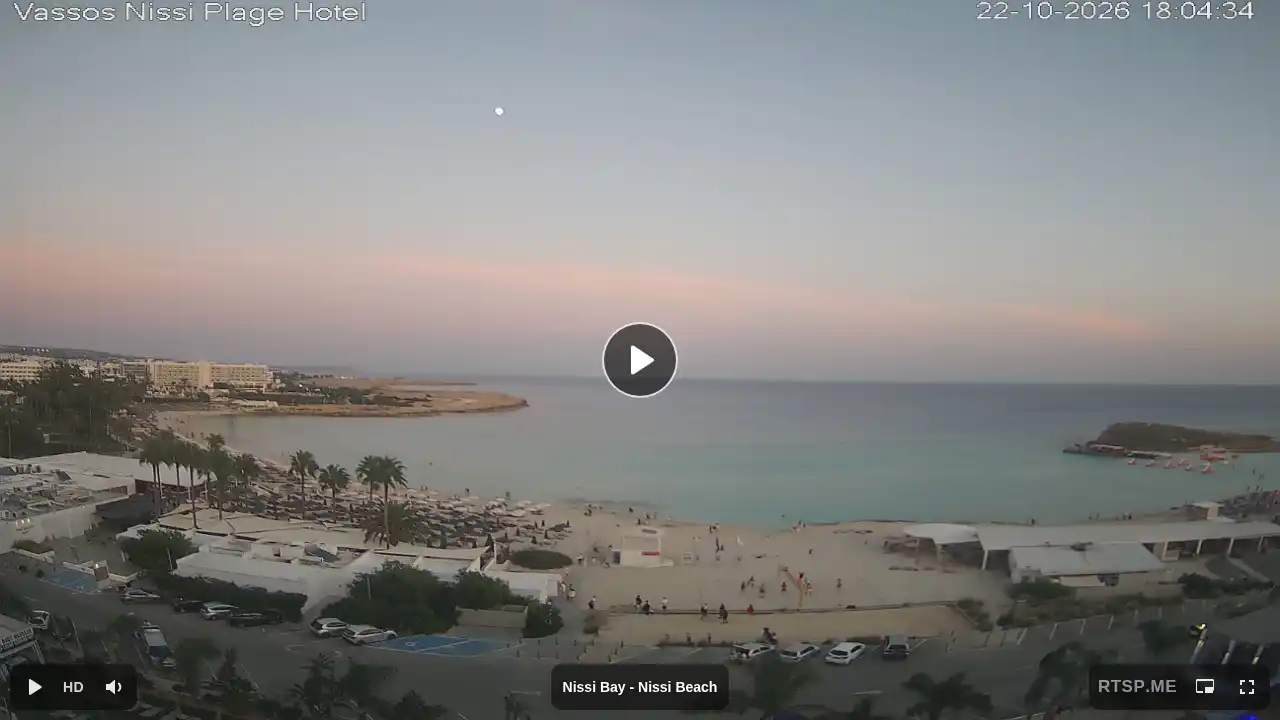 Webcam snapshot from :city — October 22, 2026 15:00