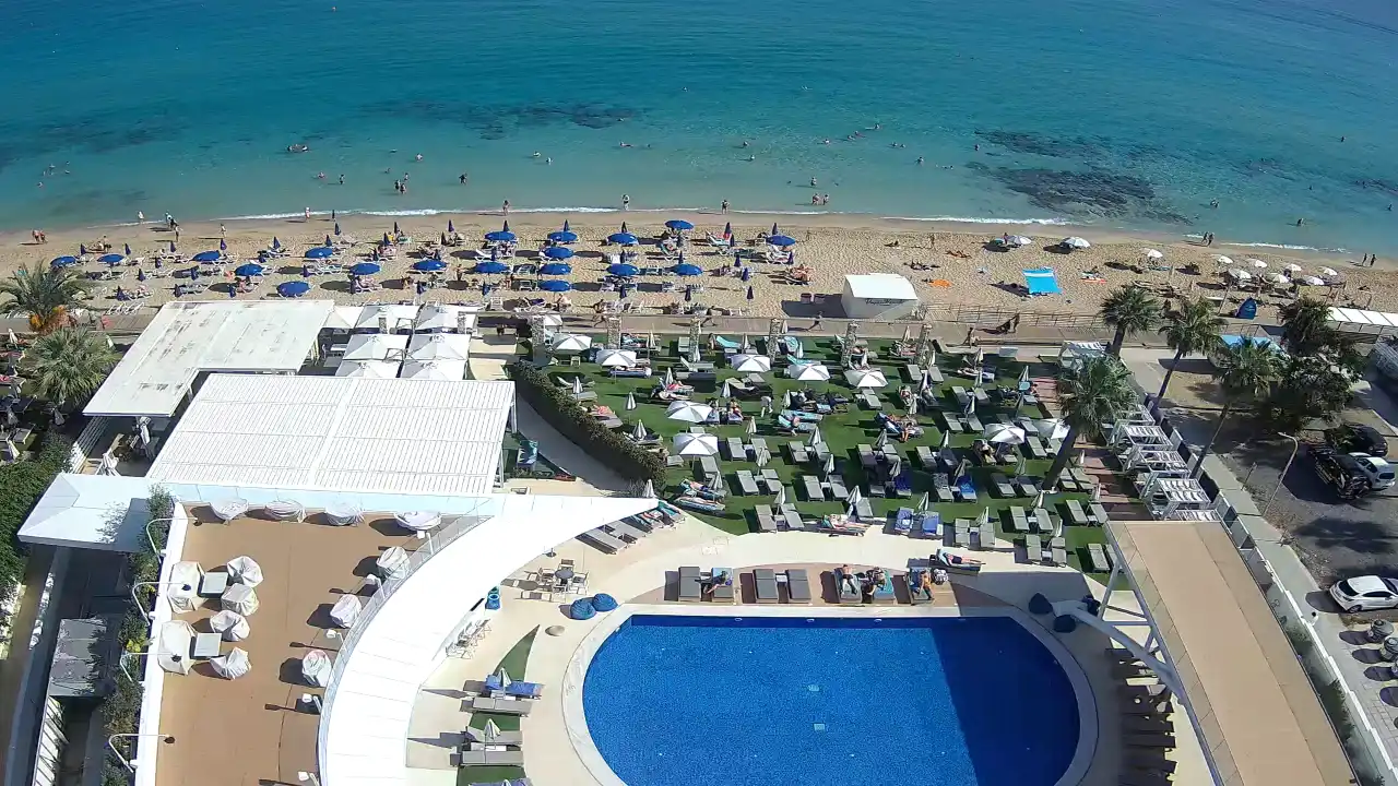 Webcam snapshot from :city — October 24, 2026 08:00