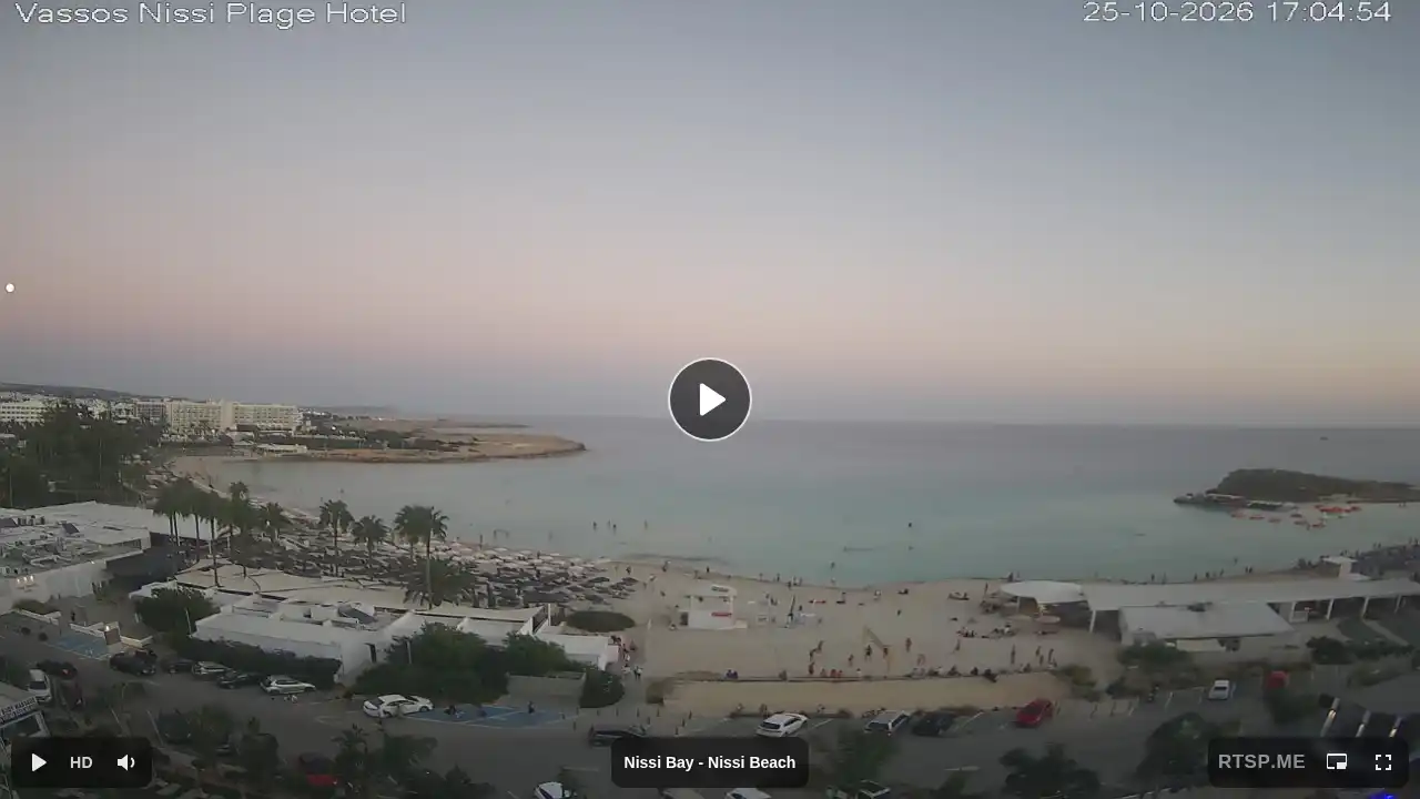 Webcam snapshot from :city — October 25, 2026 15:00