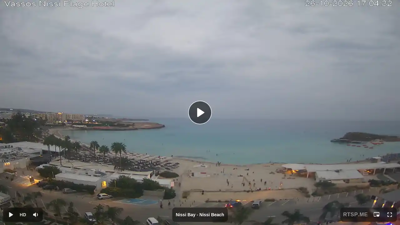 Webcam snapshot from :city — October 26, 2026 15:00