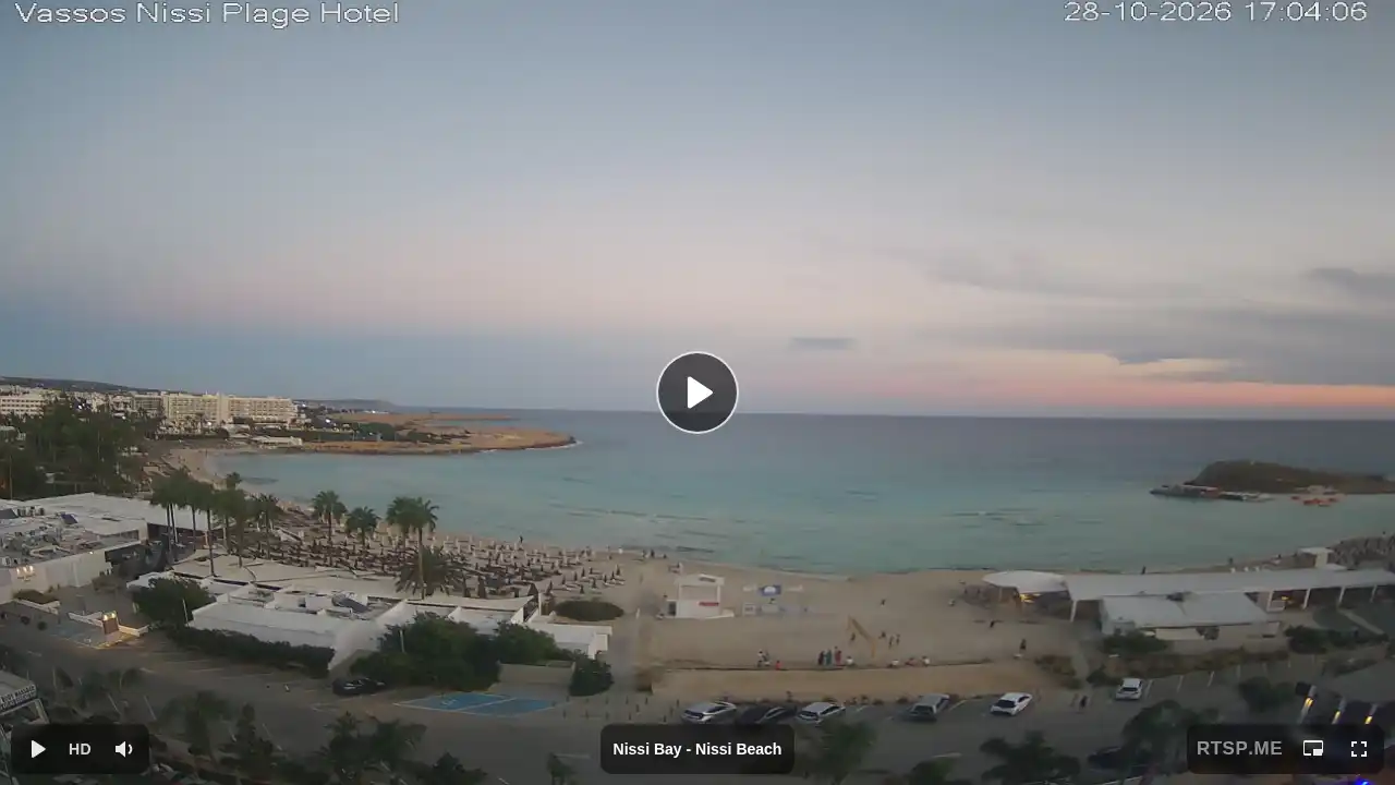 Webcam snapshot from :city — October 28, 2026 15:00